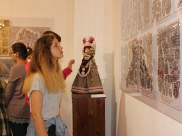 Виставка в Луцьку: минуле крізь призму емоцій. ФОТО