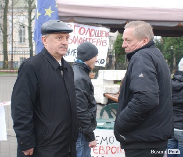 Євромайдан у Луцьку: день другий. ФОТО. ВІДЕО 