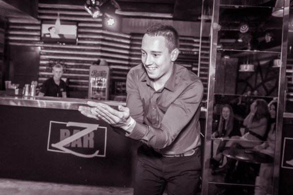 У луцькому клубі влаштували «дуель»  між чоловіками та жінками. ФОТО