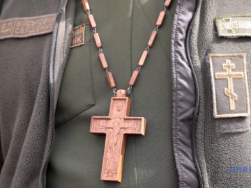 У лікарнях України відтепер офіційно працюватимуть капелани