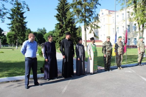 Луцьких прикордонників проводжали в АТО. ФОТО