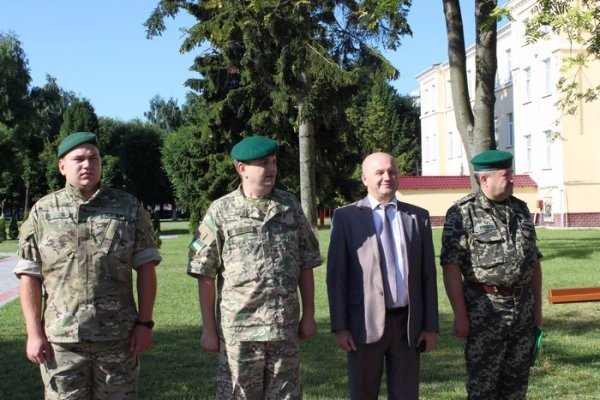 Луцьких прикордонників проводжали в АТО. ФОТО