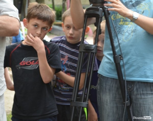 З будинку, що обвалився, виселяють людей