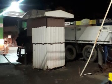 З території Старого ринку вночі знесли два кіоски. ФОТО