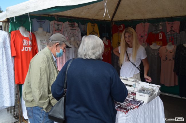 Місце для вигідного шопінгу: у Луцьку відкрився Харківський ярмарок*
