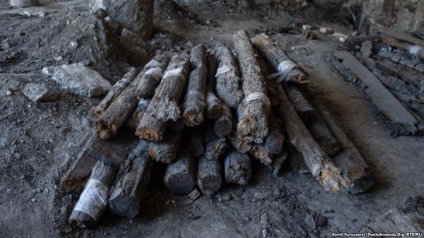 В Києві археологи розкопали стародавнє місто. ФОТО