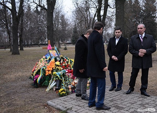 Мер Волновахи в Луцьку вшанував вбитих бійців з 51 бригади та героя Майдану. ФОТО