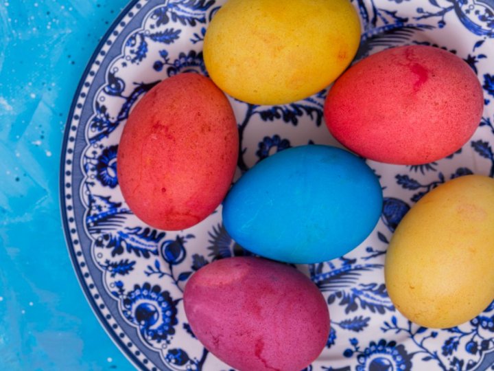 Скільки можна зберігати крашанки після Великодня: як зрозуміти, що вони вже зіпсувалися