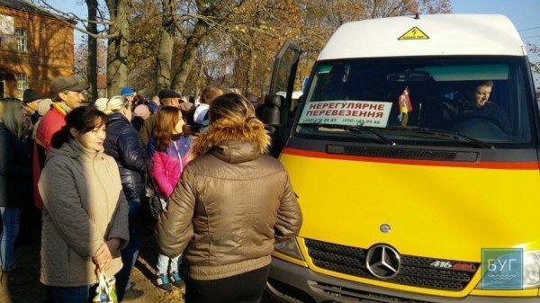 Перших волинських призовників відправили до військової частини. ФОТО