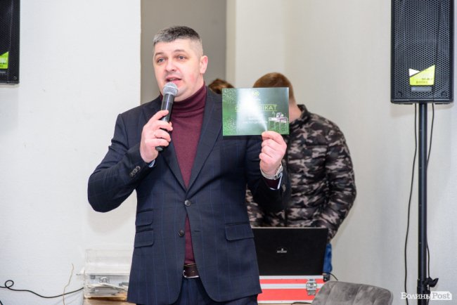 Зі знижками та цінними подарунками: у Луцьку грандіозно відкрилий шоурум меблів і декору «МакКо»*