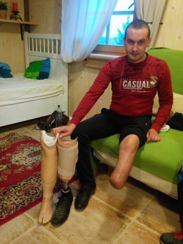 Бійцю 51-ої бригади майстер з Польщі допоміг встати на ноги. ФОТО