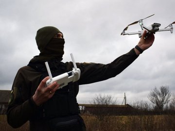 Як на Волині гвардійці працюють з дронами