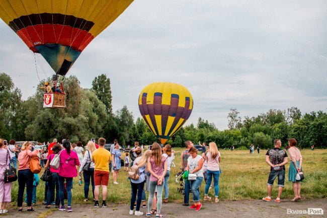 Яскраво, повітряно, незабутньо: фінальний день фестивалю «Aerosfera» у Луцьку. ФОТО