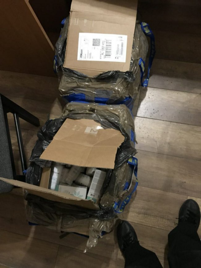 На «Устилузі» вилучили товарів на понад 200 тисяч гривень, які віз водій рейсового автобусу. ФОТО