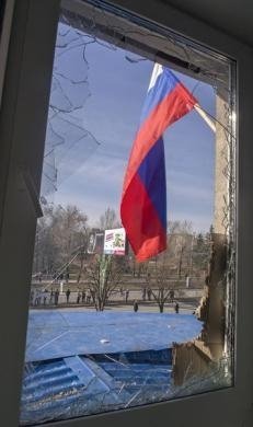 Як «туристи Путіна» захоплювали адмінбудівлі на сході України. ФОТО