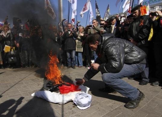 Як «туристи Путіна» захоплювали адмінбудівлі на сході України. ФОТО