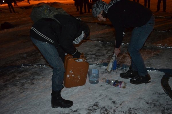 У центрі Луцька на честь Героїв Крут палав тризуб. ФОТО. ВІДЕО