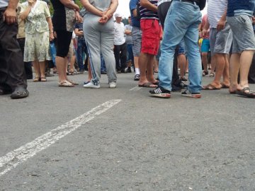 Через відсутність транспортного сполучення у громаді на Волині люди обіцяють перекривати дорогу