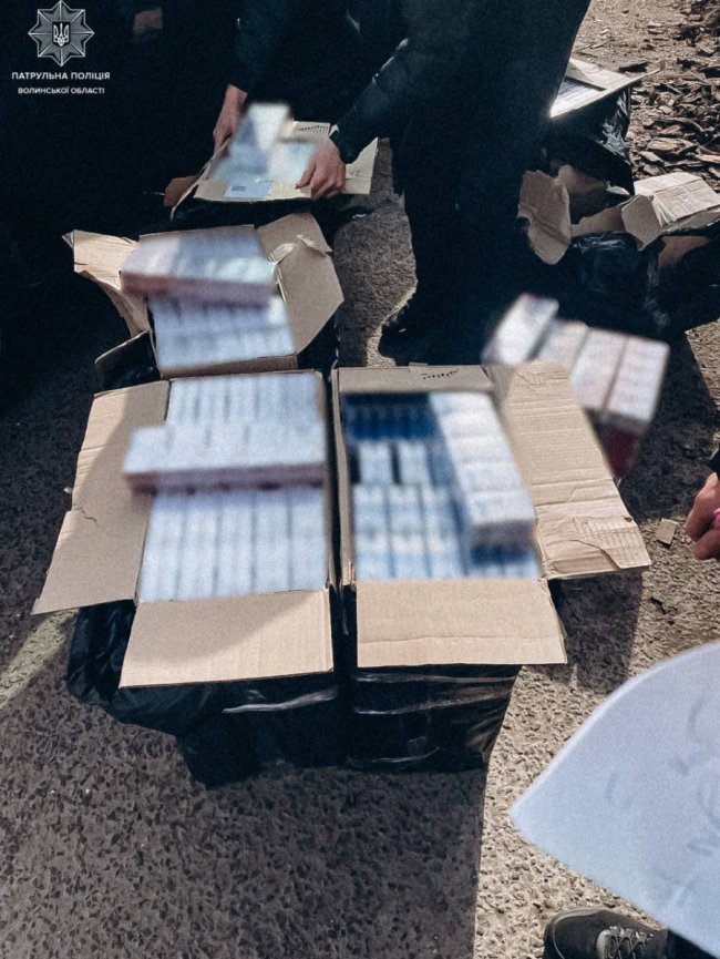 На блокпосту в Луцьку вилучили контрафактне куриво