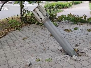 Росіяни обстріляли з РСЗВ місто Бахмут: 6 загиблих і 3 поранених