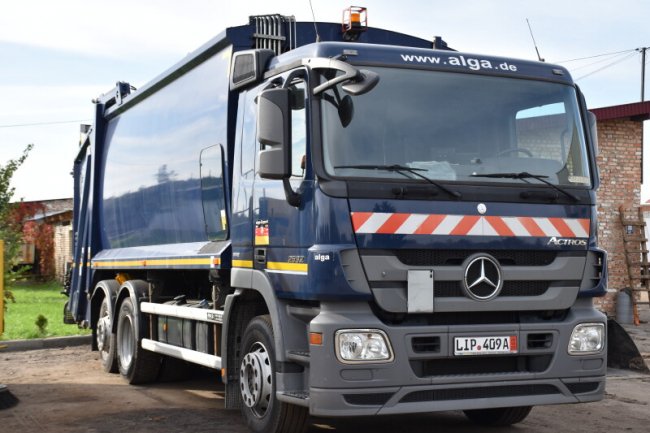 Луцьк отримав два сміттєвози від міст-партнерів з Німеччини. ФОТО