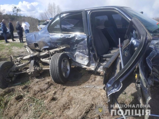 Під Луцьком п'яний водій Audi зіткнувся з BMW: є постраждала. ФОТО