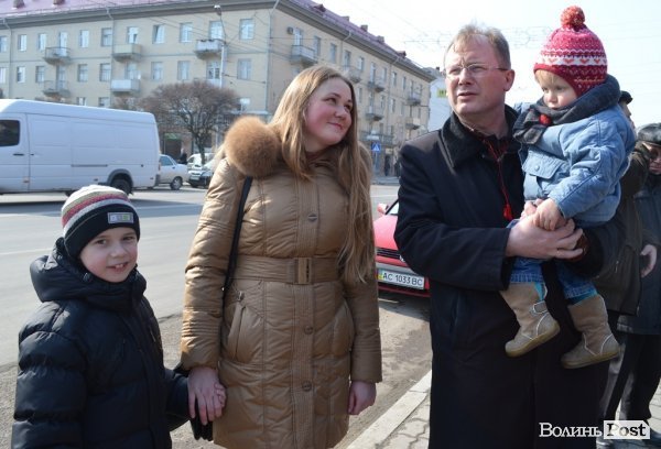У Луцьку Шевченка вшанували спільним виконанням «Заповіту»