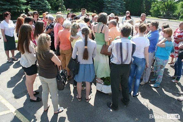 У Луцьку солдатські матері пікетували військкомат. ФОТО