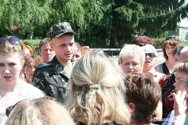 У Луцьку солдатські матері пікетували військкомат. ФОТО