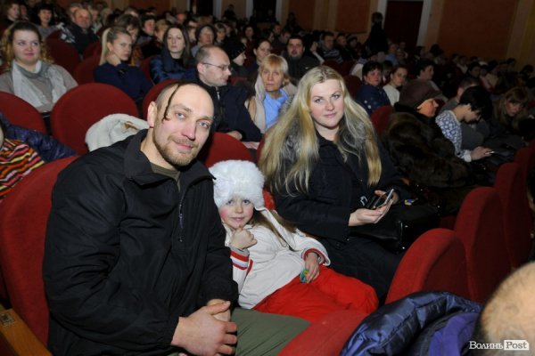 Різдвяний концерт у Луцьку: вальс, вірш і віншування