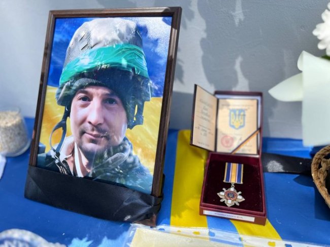 «Я пишу йому листи і знаю, що він їх ніколи не прочитає», – мама загиблого на війні лучанина Юрія Кошинського