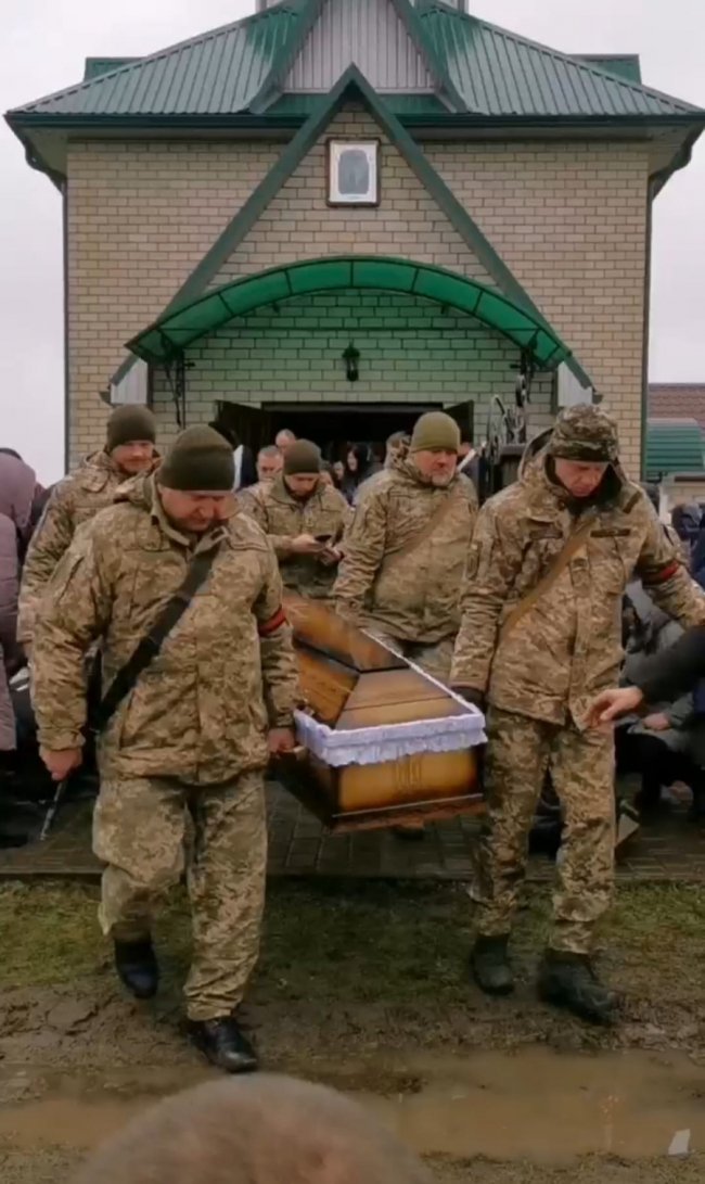 На Волині попрощалися з Героєм Василем Яджиною