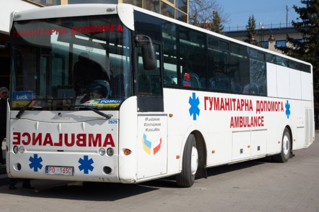 Польські підприємці передали Луцьку гуманітарну допомогу та автобус-амбулаторію. ФОТО