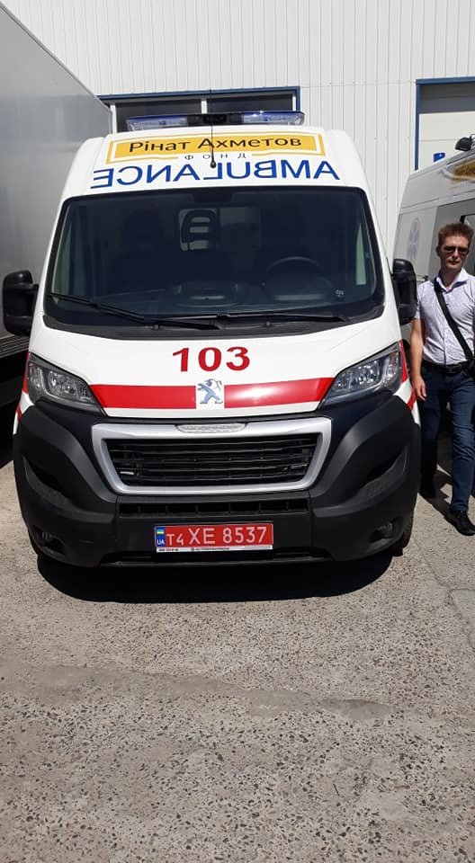 Волинським медикам передали надсучасну «швидку». ФОТО