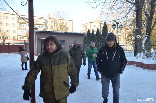 Волинські активісти завітали до найбагатших декларантів