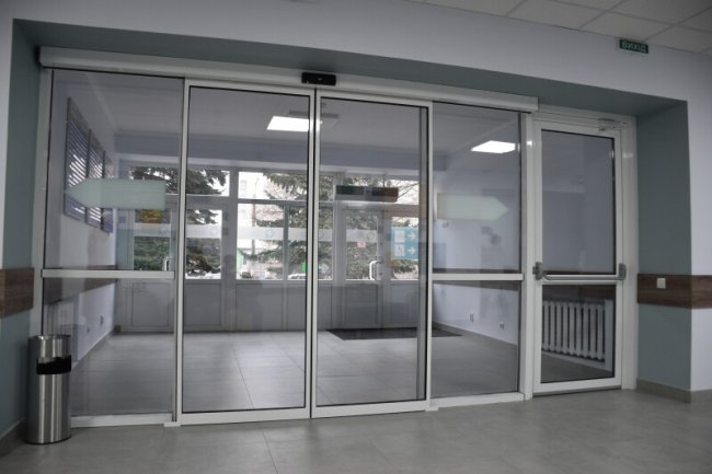 У луцькій поліклініці капітально відремонтували хол. ФОТО