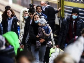 Українські біженці зможуть жити в ЄС рік