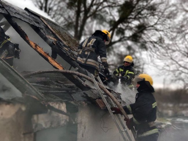 У Боголюбах під час пожежі врятували чоловіка з інвалідністю