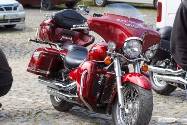 Понад півсотні байкерів з Волині та закордону проїхалися Луцьком. ФОТО