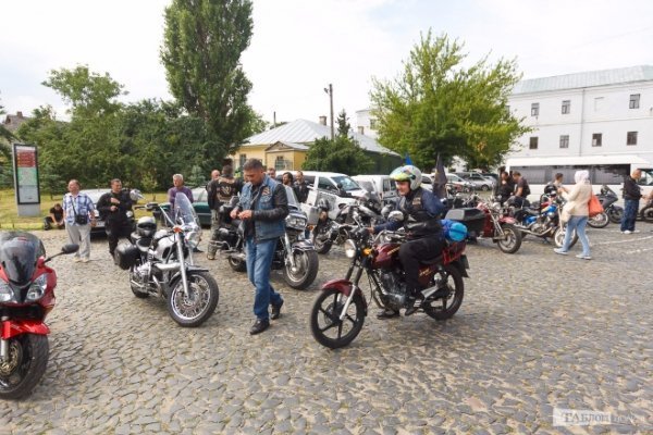 Понад півсотні байкерів з Волині та закордону проїхалися Луцьком. ФОТО