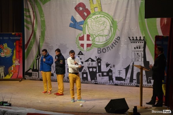 «Отдихаєм вмєстє» - переможці нового сезону КВН у Луцьку. ФОТО