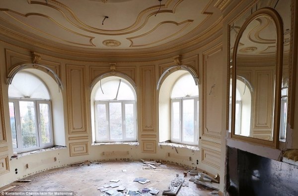 Що залишилось від палацу Пшонки. ФОТО