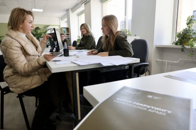 Перший в Україні рекрутинговий центр до ЗСУ відкрили у Львові