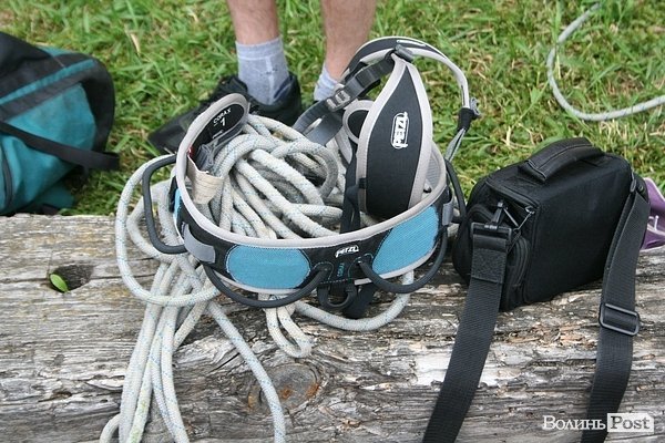 У Луцьку на древніх стінах вчили альпінізму. ФОТО