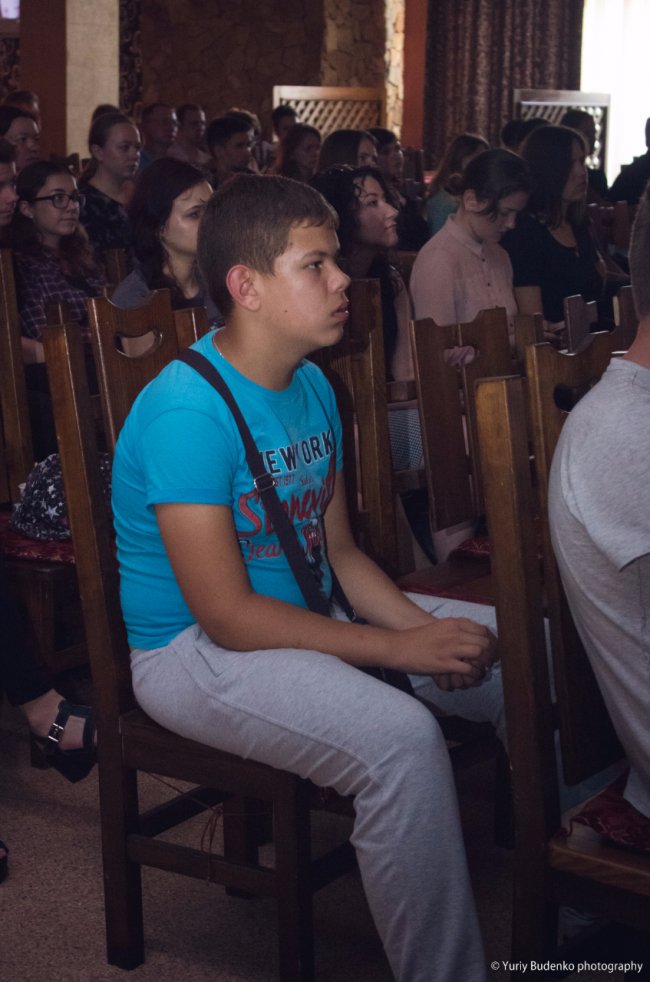 Зрозуміло про складне: у Луцьку говорили про чорні діри