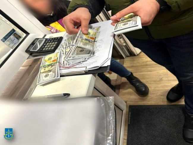 Двоє депутатів на Львівщині погоріли на хабарі у  тисяч