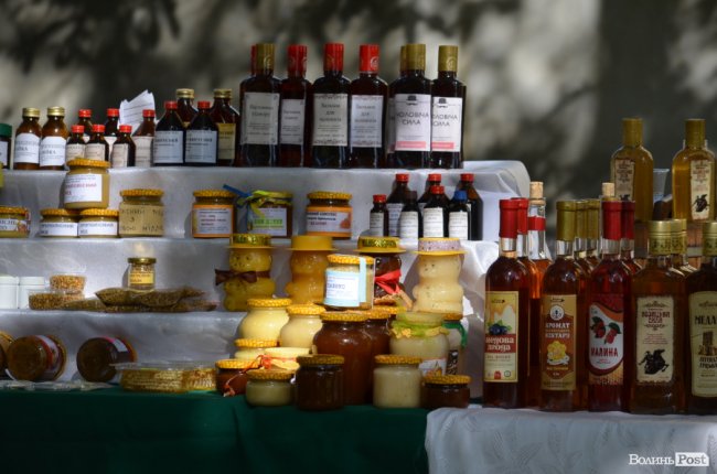  Як у луцькому «політесі» вітали першокурсників. ФОТОРЕПОРТАЖ