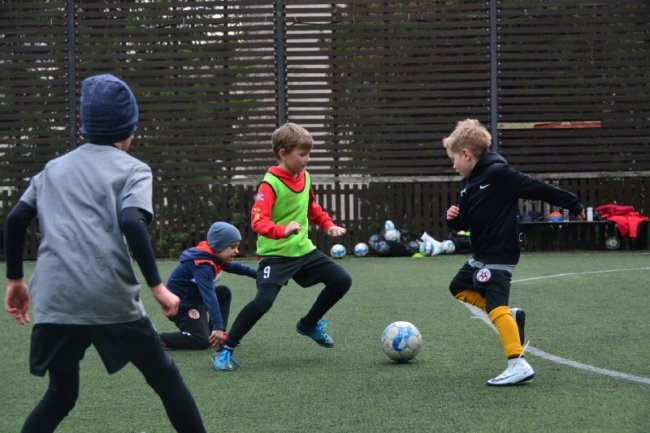 У ВНУ організовують руханки та секції з футболу для дітей-переселенців