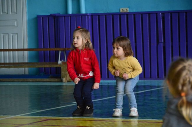 У ВНУ організовують руханки та секції з футболу для дітей-переселенців