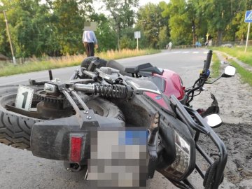 На Волині хлопець за кермом мотоцикла збив 11-річну дівчинку, постраждала – у лікарні